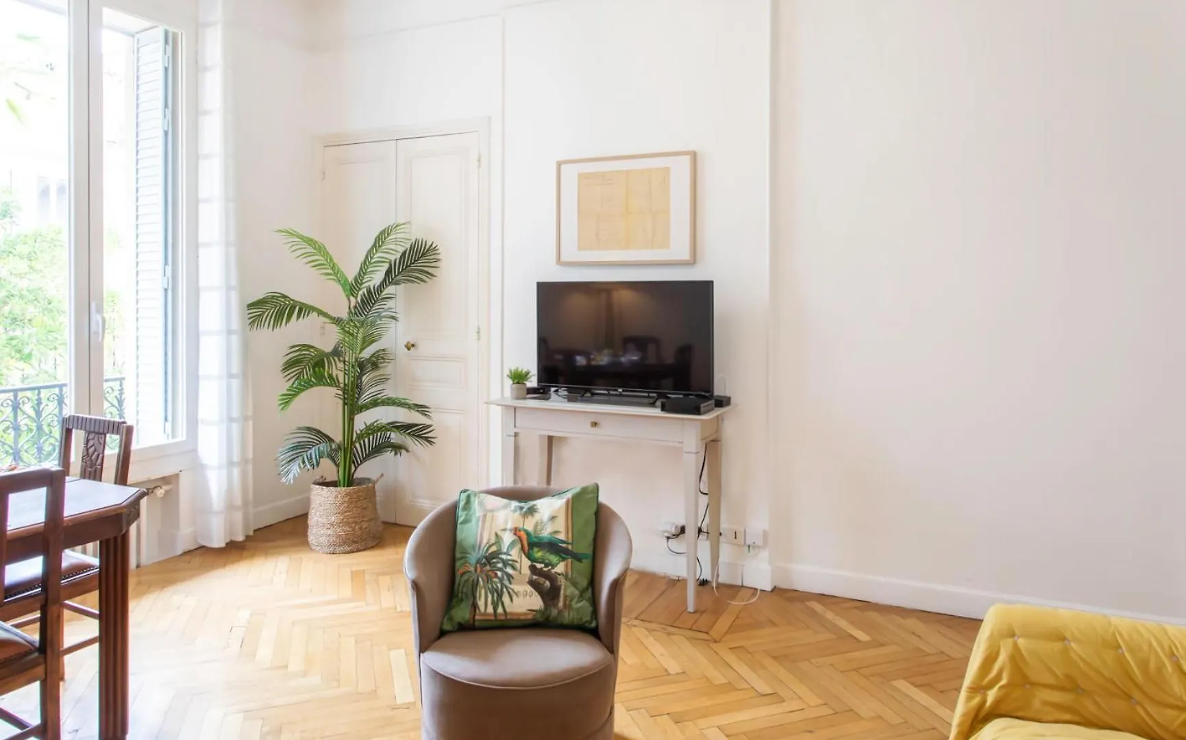 Cannes Holidays - Charmant, Authentique, 3 Chambres, Calme, Palais & Plage