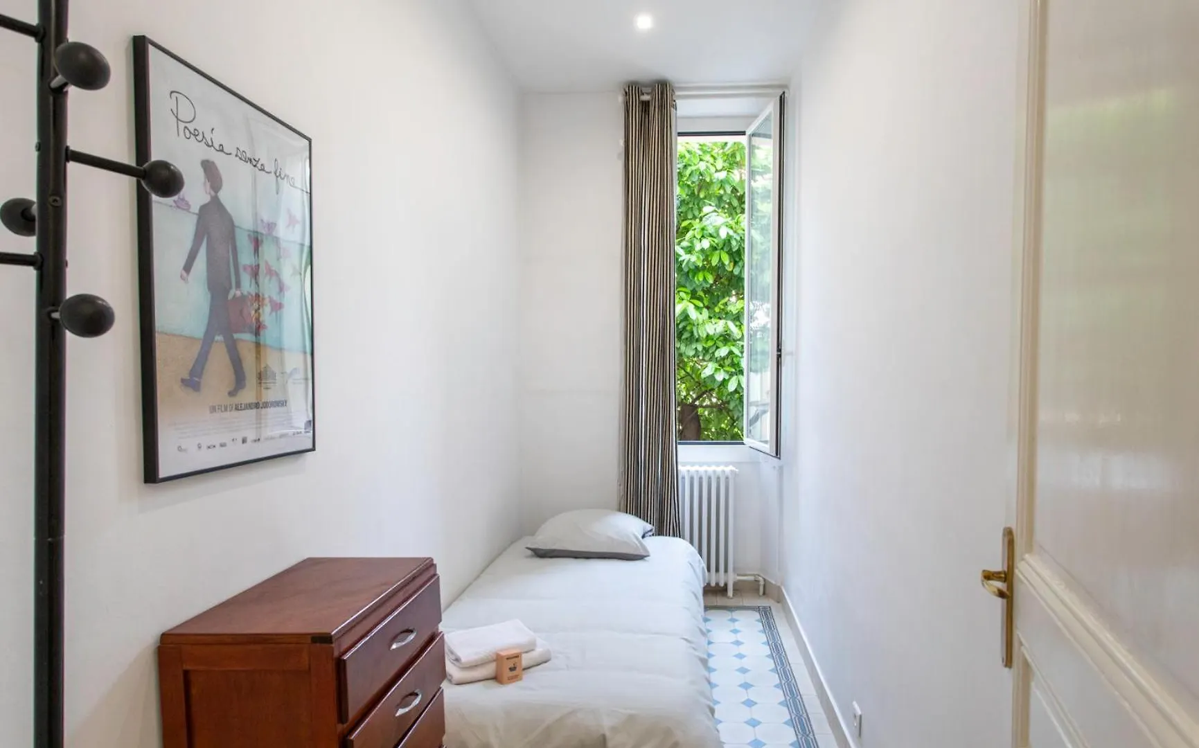 Cannes Holidays - Charmant, Authentique, 3 Chambres, Calme, Palais & Plage Apartment
