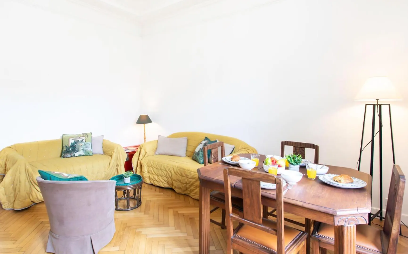 Cannes Holidays - Charmant, Authentique, 3 Chambres, Calme, Palais & Plage